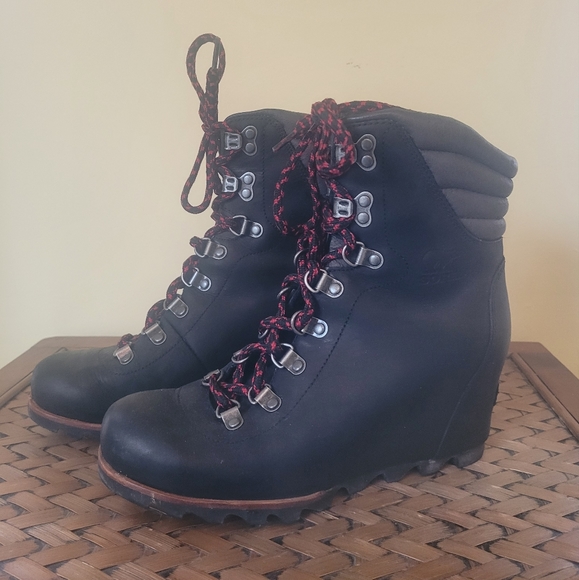 Sorel "CONQUEST" wedge boots sz8.5 - Picture 4 of 6